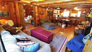 Flat-screen TV, fireplace