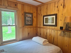 2 bedrooms, free WiFi, bed sheets, wheelchair access