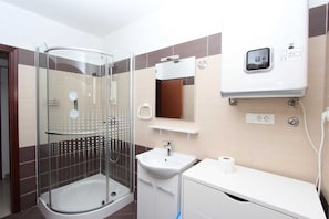 Hair dryer, towels - RUBIL One-Bedroom Apartment 3 (Bale)