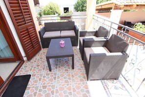 Terrace/patio - RUBIL One-Bedroom Apartment 3 (Bale)