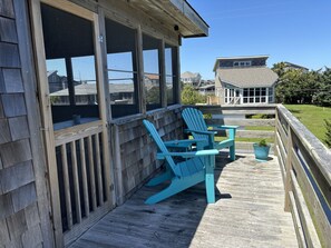 Property grounds - 5 min walk to the beach! BEST porch ever, dogs are welcome (Salvo)