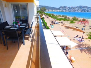 Outdoor dining - Front line beach apartment, sea view, Salatar, Roses (Roses)