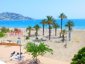 On the beach - Front line beach apartment, sea view, Salatar, Roses (Roses)