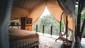 Tente Deluxe, 1 très grand lit, salle de bain privée, vue sur la montagne | Literie de qualité, coffre-fort pour ordinateur portable