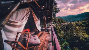 Tente Deluxe, 1 trÚs grand lit, vue montagne | 1 chambre, literie de qualité supérieure