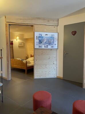 14 chambres, lit parapluie, Wi-Fi, draps fournis