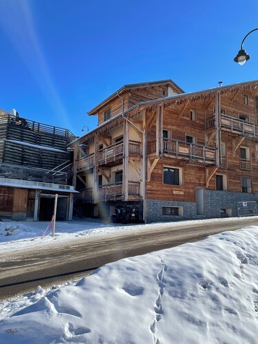 Chalet with 6 apartments, sleeps 60, available on request