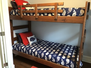 4 chambres, fer et planche à repasser, Wi-Fi, draps fournis