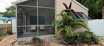 Escapade en couple confortable! ou grande maison familiale dans un excellent emplacement! Jardin adapté aux animaux!