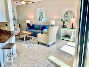 TV - Awesome Views and 10 Foot Ceilings in this Penthouse Unit on the 15th floor! (Orange Beach)