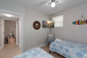 2 bedrooms, iron/ironing board, free WiFi, bed sheets