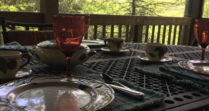 Apple Lodge- 2 Bedroom/ 3 bath Cottage- ALSO LISTED FOR SALE