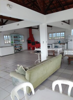 Interior - Private room for up to 10 people, terrace with barbecue and TV.  (Jardim Rafael)