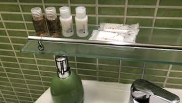 Dusche, Haartrockner, Bidet, HandtĂŒcher