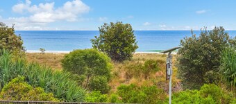 Legacy 3 - Bilinga/North Kirra Beachfront - Min. 3 Night Stays!