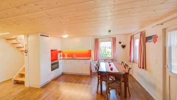 Refrigerador, horno, placa de cocina, lavavajillas