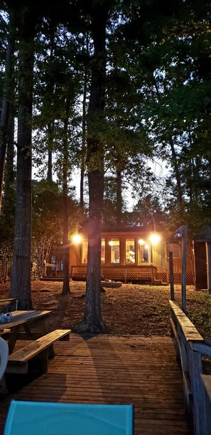 Terrace/patio - Rustic Waterfront Cabin on Toledo Bend Lake (Hemphill)