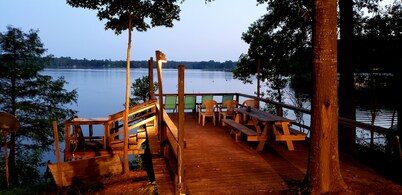 Rustic Waterfront Cabin on Toledo Bend Lake