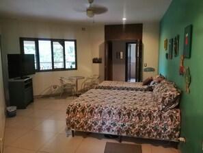 2 bedrooms, in-room safe, desk, iron/ironing board