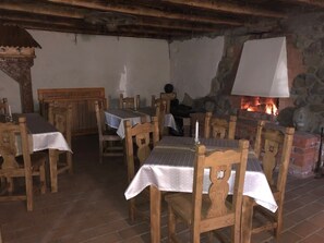 Tägliches inbegriffenes einheimisches Frühstück