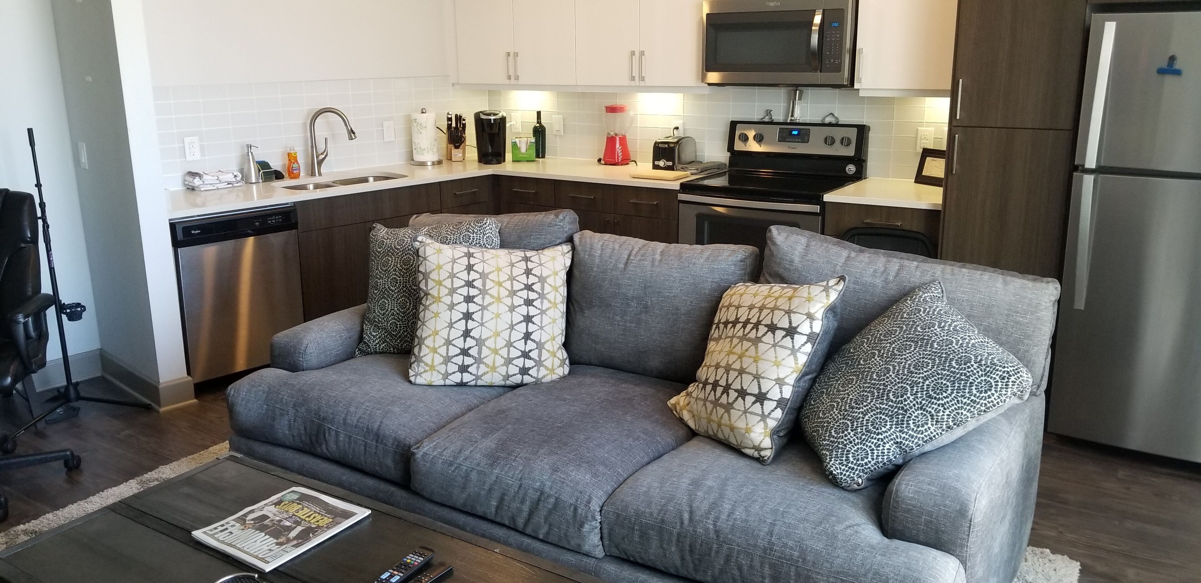 Modern South Austin Apartment w/ Great Location