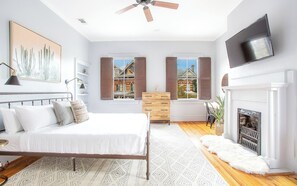 3 bedrooms, desk, iron/ironing board, free WiFi