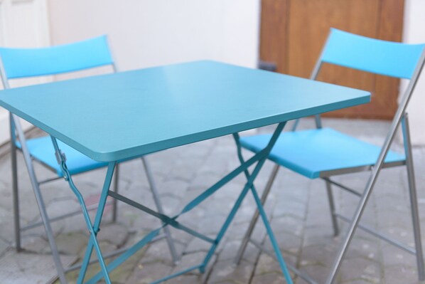 Outdoor dining - Apartment Stay, Bucharest center - Victoria Square (Sector 1)