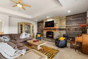 Smart TV, fireplace, Netflix, streaming services