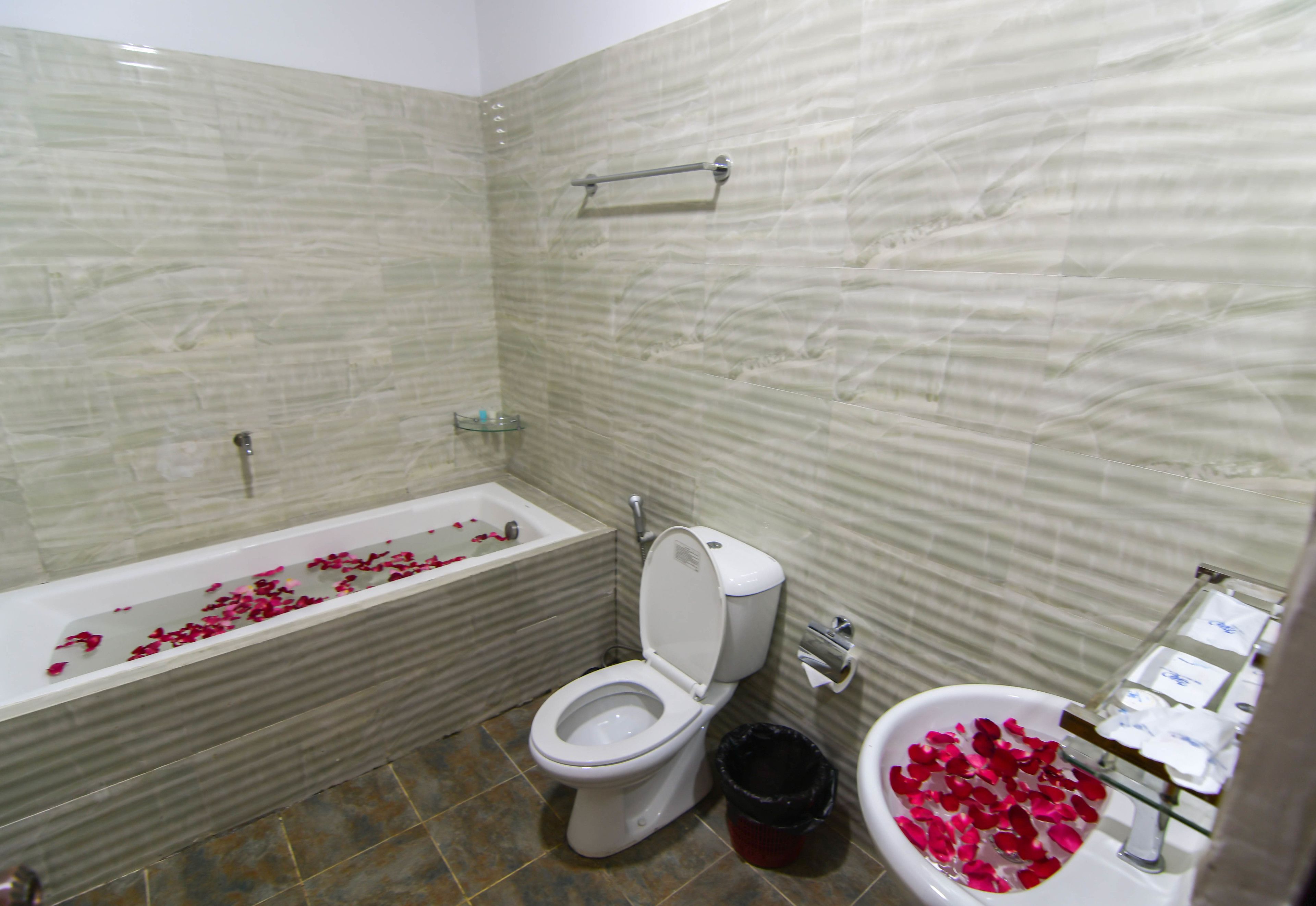 Family Room, Multiple Beds | Bathroom | Combined shower/tub, slippers, towels