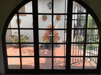 Strategically located in central Veracruz, close to everything. Here you rest.