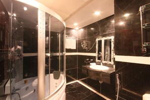 Penthouse, 5 Bedrooms, Sea View | Bathroom