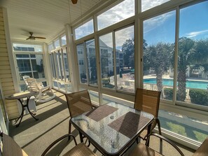 Dining - 3 bedroom. Gated community. Short walk to beach. (North Myrtle Beach)