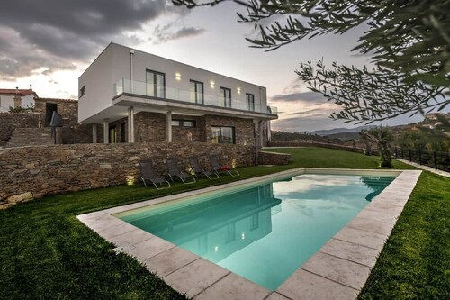 Longra Familienvilla mit Schwimmbad