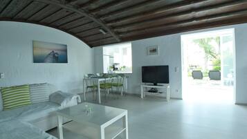 Télévision, livres, médiathÚque, chaßne hi-fi