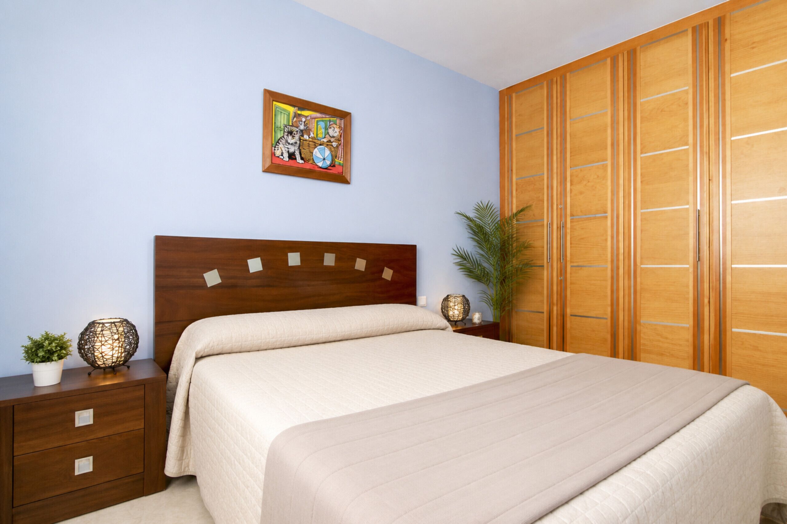 2 dormitorios, tabla de planchar con plancha, wifi gratis y ropa de cama