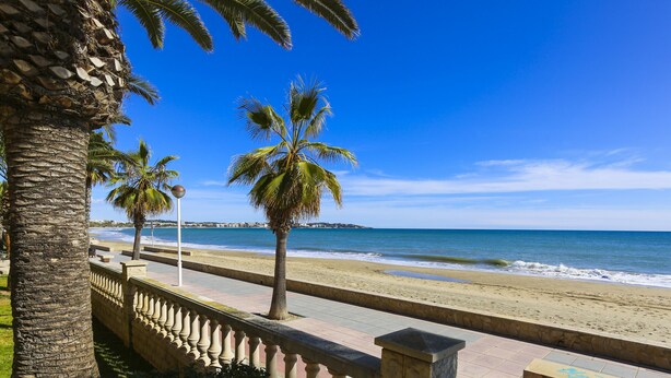 Beach nearby - SOL DE ESPAÑA Apartments - Beachfront (Cambrils)