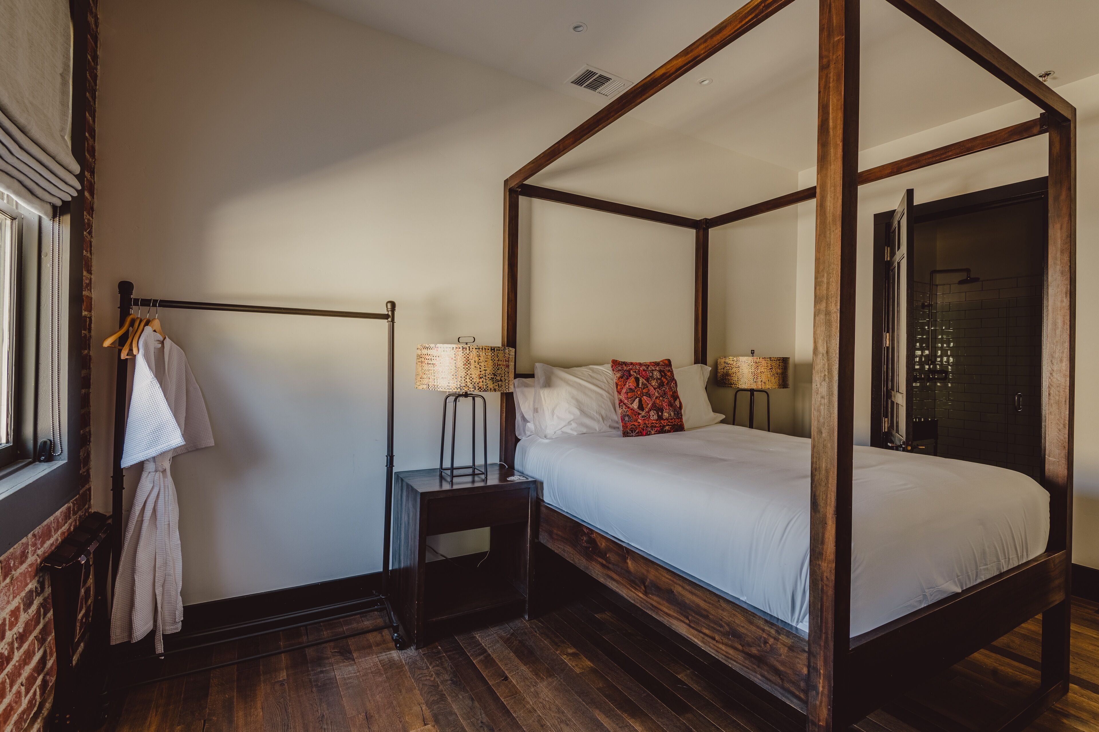 熨斗/熨衣板、WiFi、床单