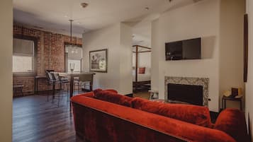 电视、壁炉、音乐库、立体声音响