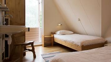 6 slaapkamers, een strijkplank/strijkijzer, wifi, beddengoed
