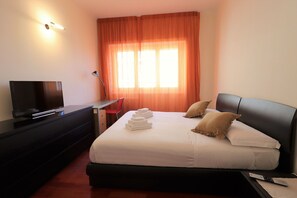 2 bedrooms, iron/ironing board, free WiFi, bed sheets - St Peter new and lightsome apartment with balcony (Roma)