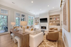 Smart TV, offices - Fresh, new reno, central, pool! (Kiawah Island)