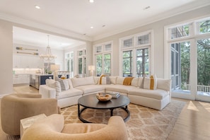 Smart TV, offices - Fresh, new reno, central, pool! (Kiawah Island)