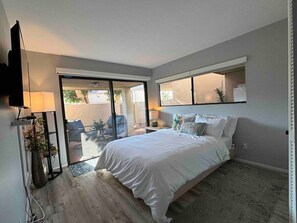 2 bedrooms, desk, iron/ironing board, WiFi