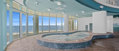 Innenpool, beheizter Pool