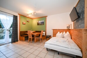 Fer et planche à repasser, Wi-Fi gratuit, draps fournis