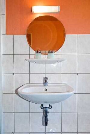 Unclassified image, 4 of 13, button - Apartment upstairs - "Haus Sonnenperle" (Utarp)