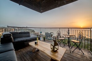 Terrace/patio - Jaffa Beach House - Hostel (Tel Aviv)