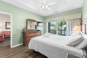 3 bedrooms, WiFi, bed sheets, alarm clocks