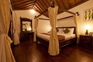 3 bedrooms, WiFi - 3BR Villa Located In The HEART Of Seminyak! 5Min Drive To Kuta Beach! W/Pool! (Seminyak)