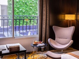 Superior Room, 2 Single Beds | Minibar, in-room safe, desk, soundproofing